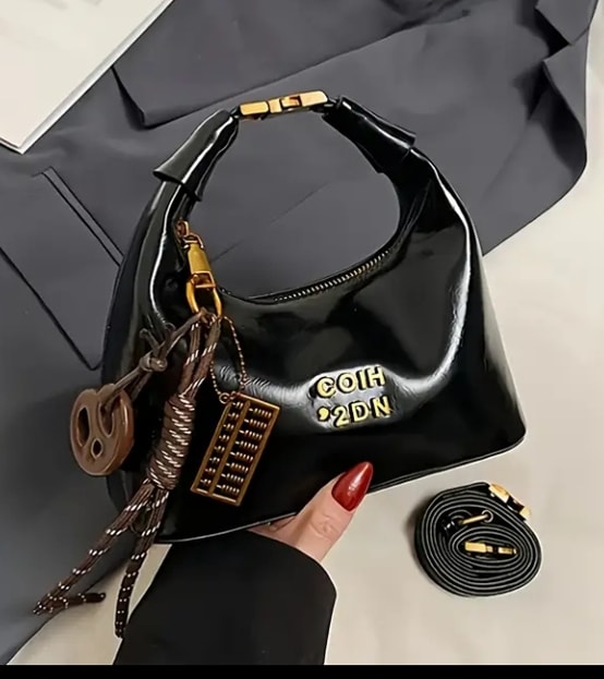 Bolso mini retro de axila con letras y colgantes trenzados
